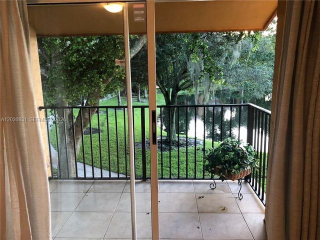 10717 Cleary Blvd 202, Plantation, FL 33324