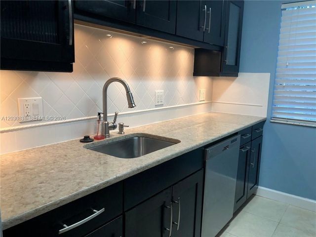10717 Cleary Blvd 202, Plantation, FL 33324