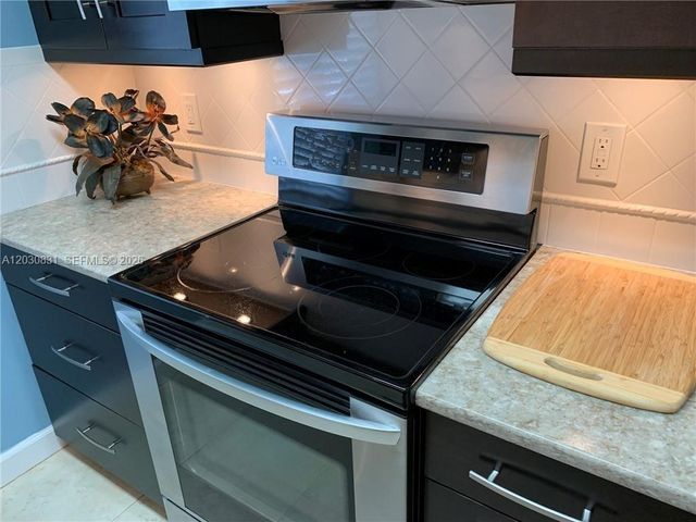 10717 Cleary Blvd 202, Plantation, FL 33324