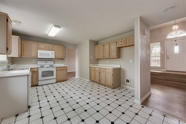 4612 Archer Drive, The Colony, TX 75056