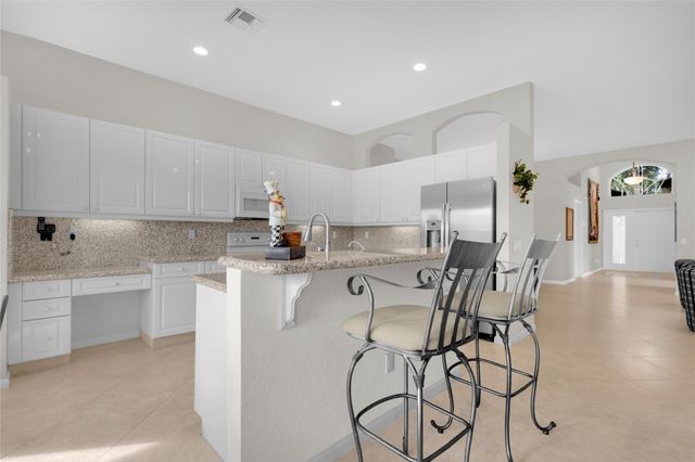 7398 Kahana Dr, Boynton Beach, FL 33437