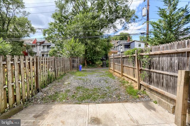 1622 MARKET ST, Harrisburg, PA 17103