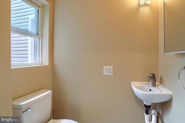 1622 MARKET ST, Harrisburg, PA 17103