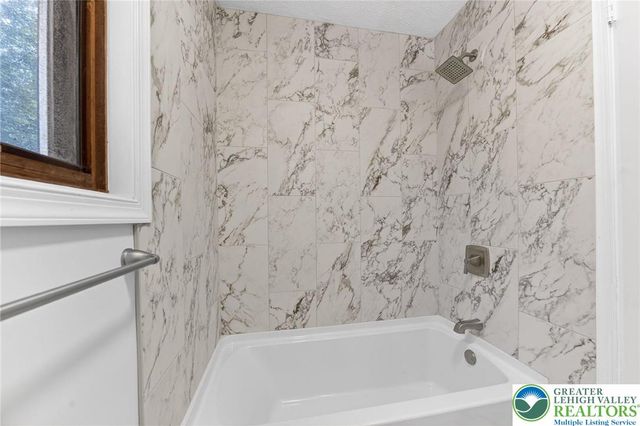 4127 Indian Avenue, Coolbaugh Twp, PA 18346