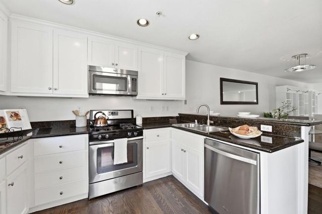 992 Alpine Terrace 6, Sunnyvale, CA 94086