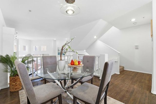 992 Alpine Terrace 6, Sunnyvale, CA 94086