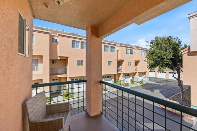 992 Alpine Terrace 6, Sunnyvale, CA 94086