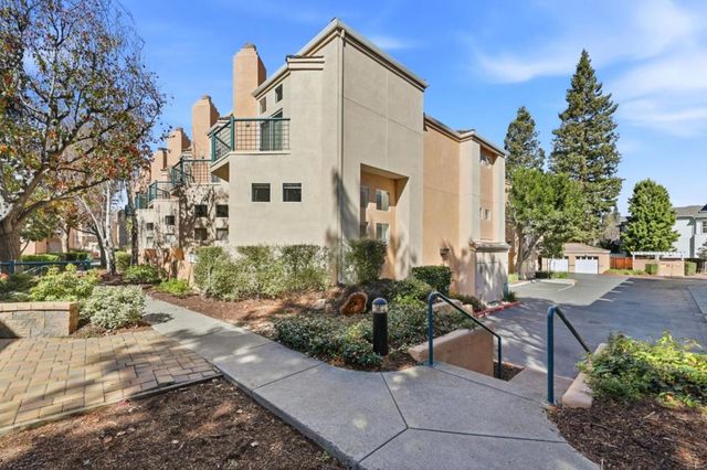 992 Alpine Terrace 6, Sunnyvale, CA 94086