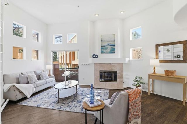 992 Alpine Terrace 6, Sunnyvale, CA 94086