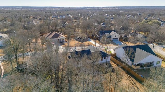 165 Nuuanu LN, Bastrop, TX 78602