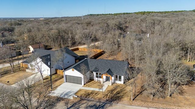 165 Nuuanu LN, Bastrop, TX 78602