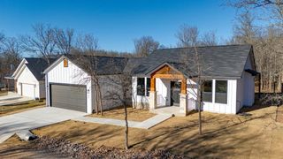 165 Nuuanu LN, Bastrop, TX 78602