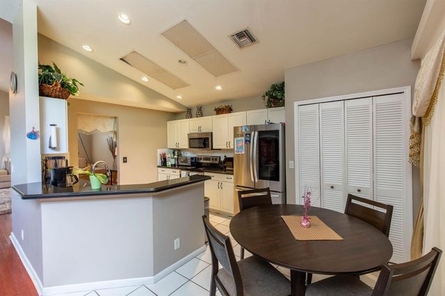 15157 Oak Chase Court, Wellington, FL 33414