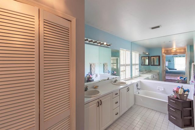 15157 Oak Chase Court, Wellington, FL 33414