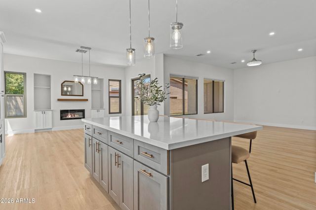 21702 N 67th Lane, Glendale, AZ 85308