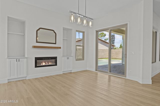 21702 N 67th Lane, Glendale, AZ 85308