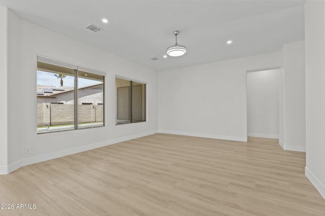 21702 N 67th Lane, Glendale, AZ 85308