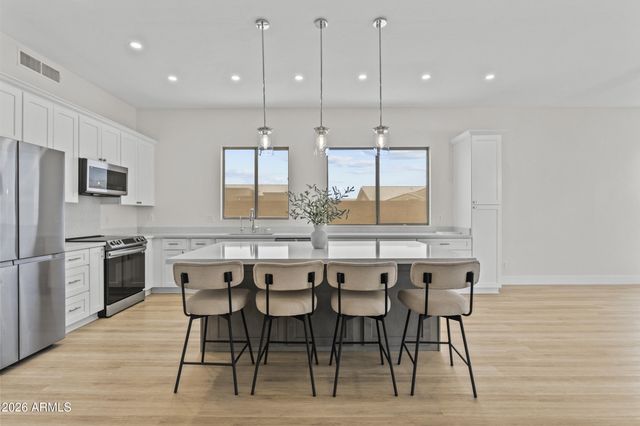 21702 N 67th Lane, Glendale, AZ 85308