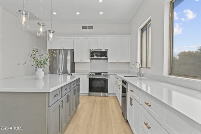 21702 N 67th Lane, Glendale, AZ 85308