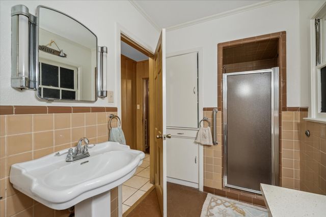 405 E Hubbard Street, Lindale, TX 75771