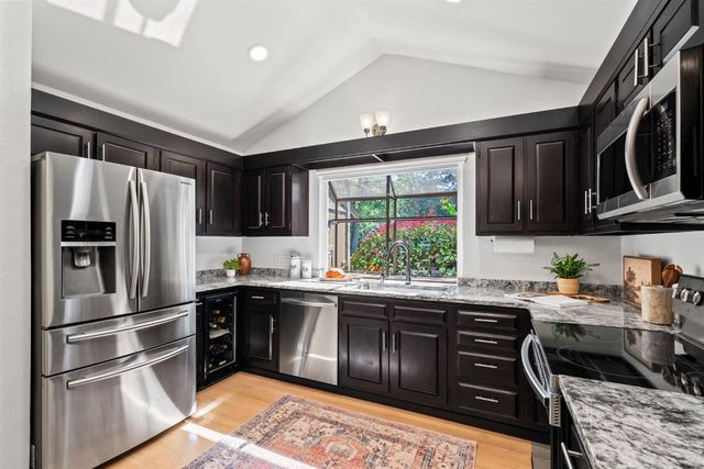 140 Morning Dove Ln, Folsom, CA 95630