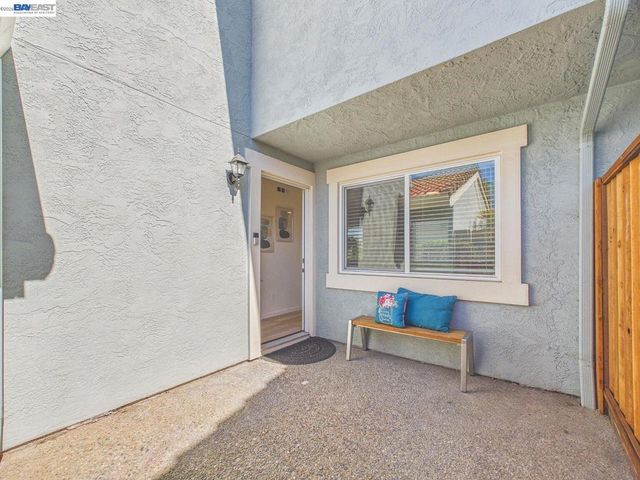 124 Westgate Cir, San Pablo, CA 94806