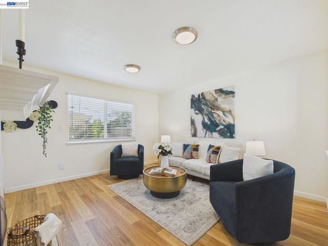 124 Westgate Cir, San Pablo, CA 94806