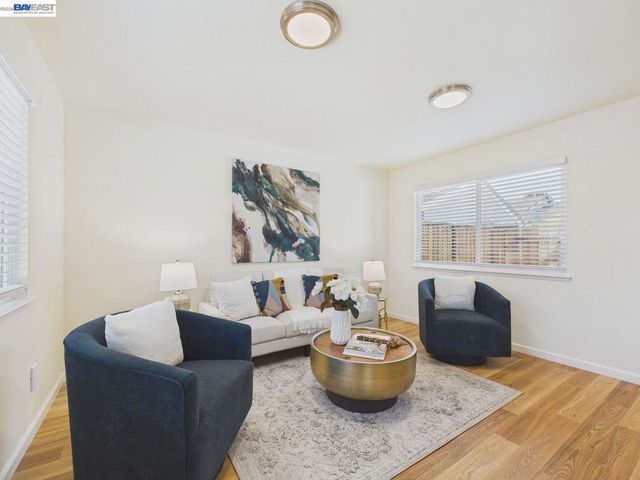 124 Westgate Cir, San Pablo, CA 94806