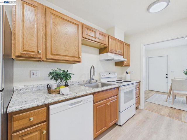 124 Westgate Cir, San Pablo, CA 94806