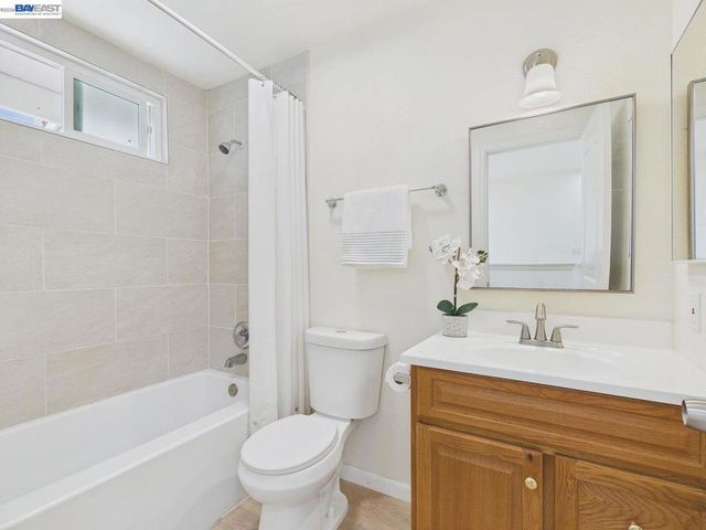 124 Westgate Cir, San Pablo, CA 94806