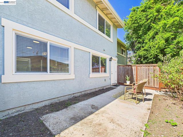 124 Westgate Cir, San Pablo, CA 94806