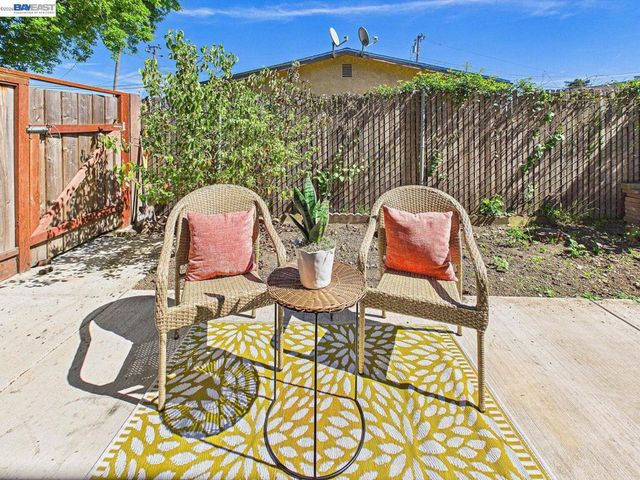 124 Westgate Cir, San Pablo, CA 94806