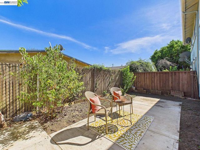 124 Westgate Cir, San Pablo, CA 94806