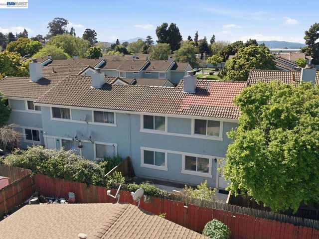 124 Westgate Cir, San Pablo, CA 94806