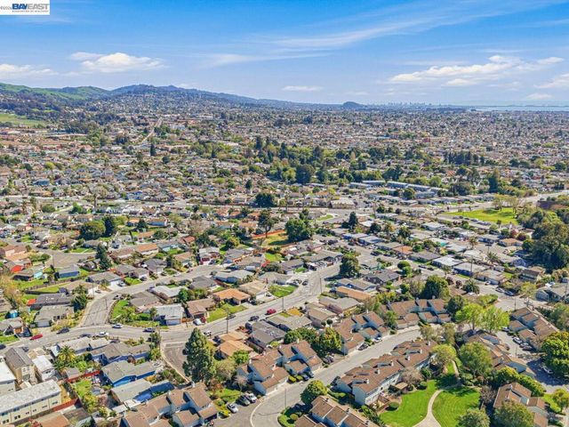 124 Westgate Cir, San Pablo, CA 94806