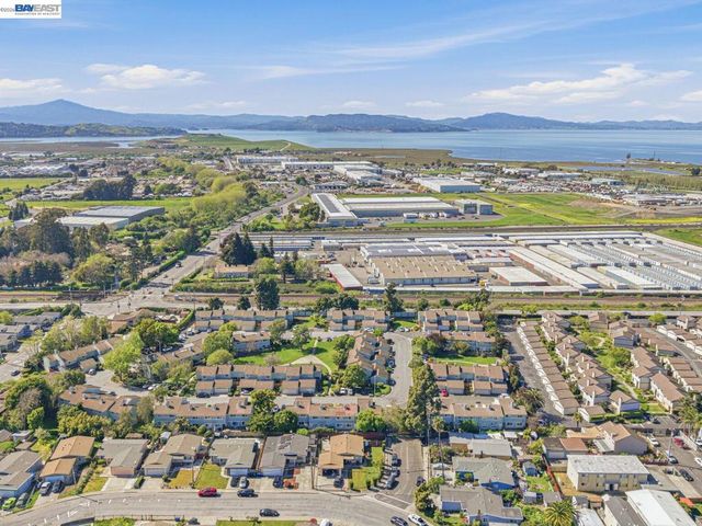 124 Westgate Cir, San Pablo, CA 94806