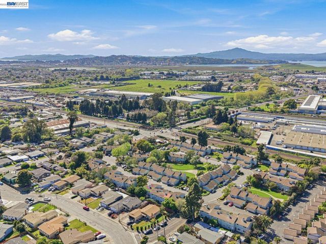 124 Westgate Cir, San Pablo, CA 94806