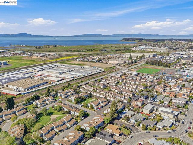 124 Westgate Cir, San Pablo, CA 94806