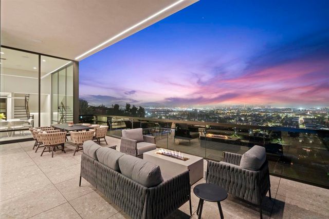 2035 Evergreen, San Diego, CA 92106