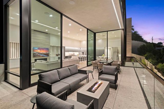 2035 Evergreen, San Diego, CA 92106