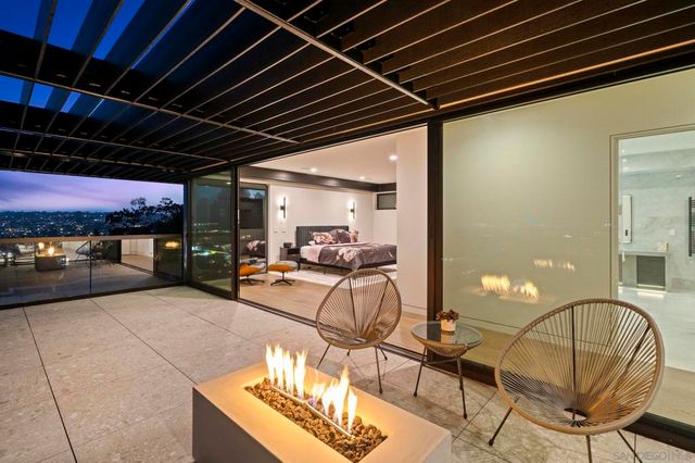 2035 Evergreen, San Diego, CA 92106