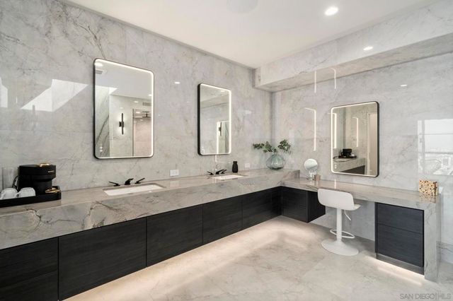 2035 Evergreen, San Diego, CA 92106