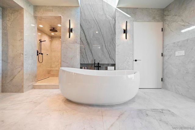 2035 Evergreen, San Diego, CA 92106