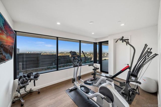 2035 Evergreen, San Diego, CA 92106