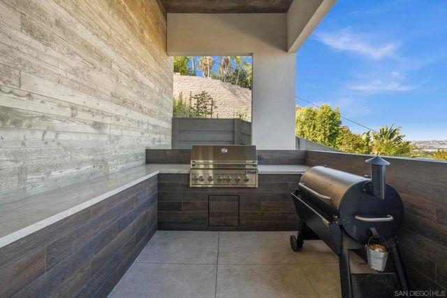 2035 Evergreen, San Diego, CA 92106