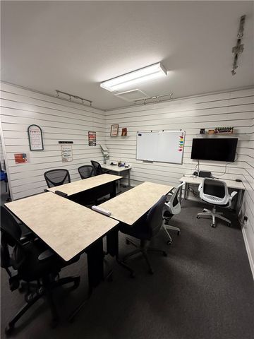2701 SE G Street Suite 5, Bentonville, AR 72712