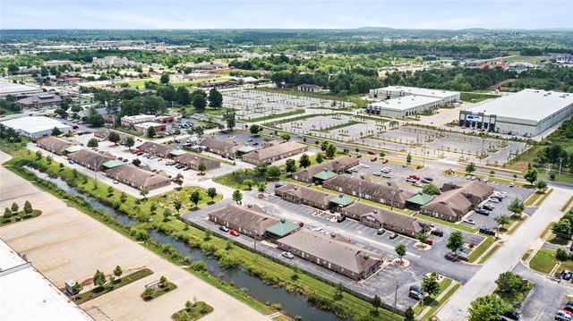 2701 SE G Street Suite 5, Bentonville, AR 72712