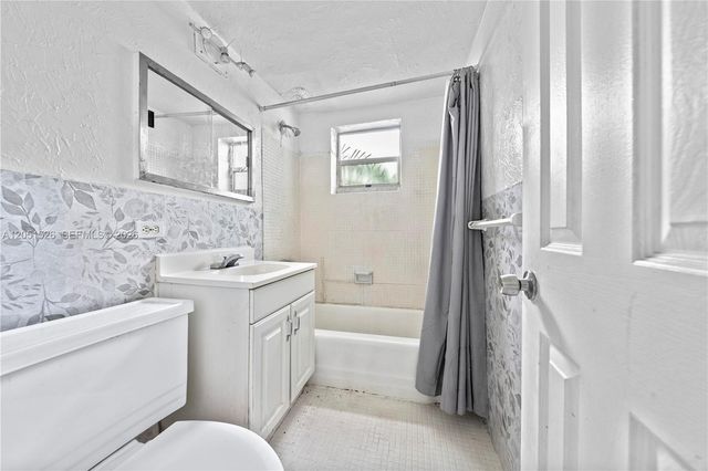 1610 NW N River Dr 201, Miami, FL 33125
