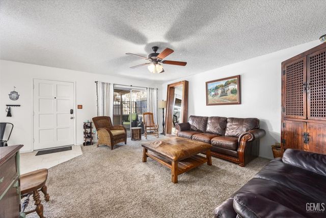 3333 El Encanto Court 32, Bakersfield, CA 93301