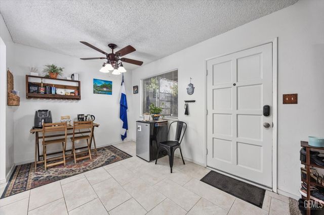 3333 El Encanto Court 32, Bakersfield, CA 93301